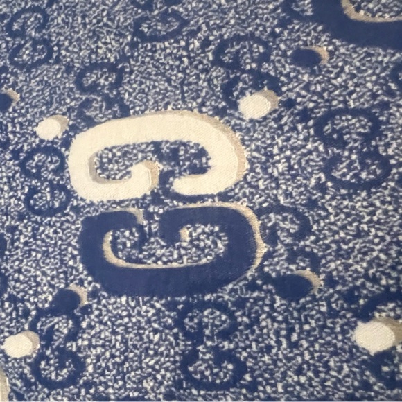G❤️G Monogram Blue and Cream Scarf or wrap blue and cream - Picture 6 of 6